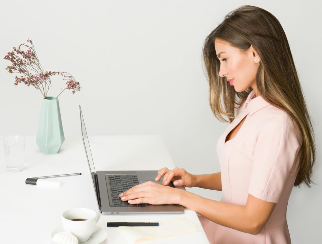 which email marketing tool is best for beginners comparison